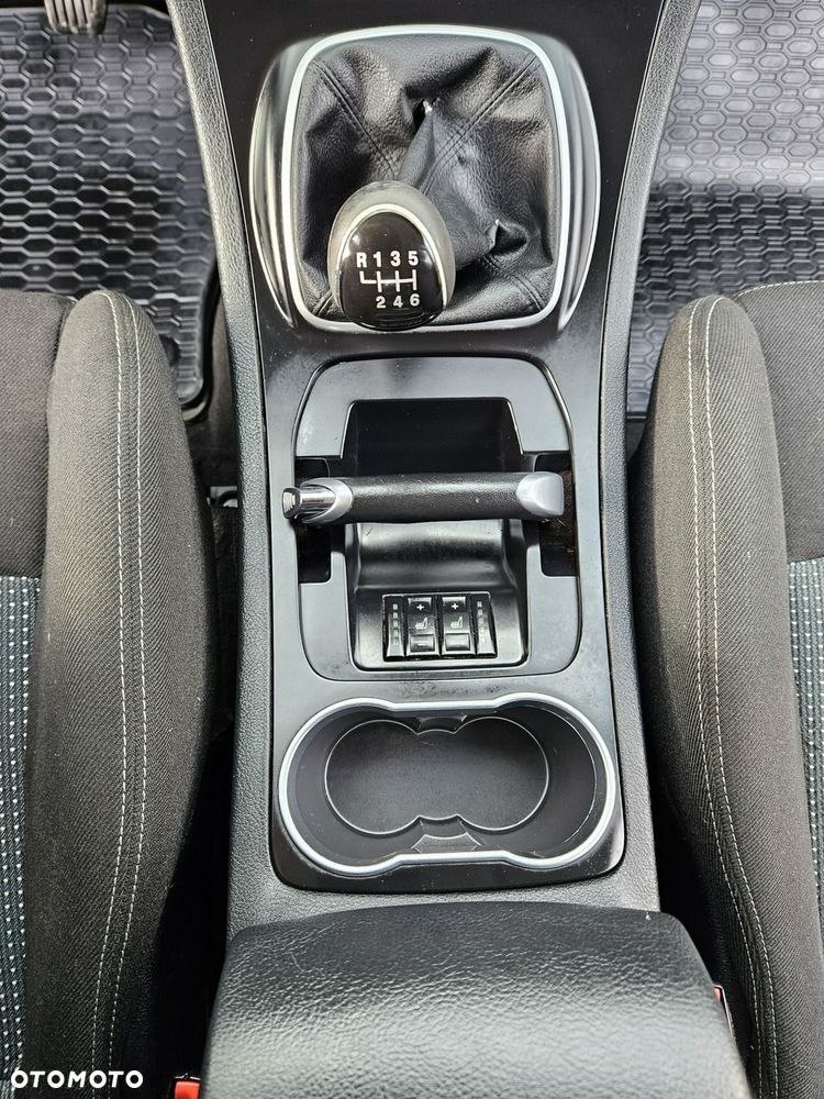 Ford S-Max - 14