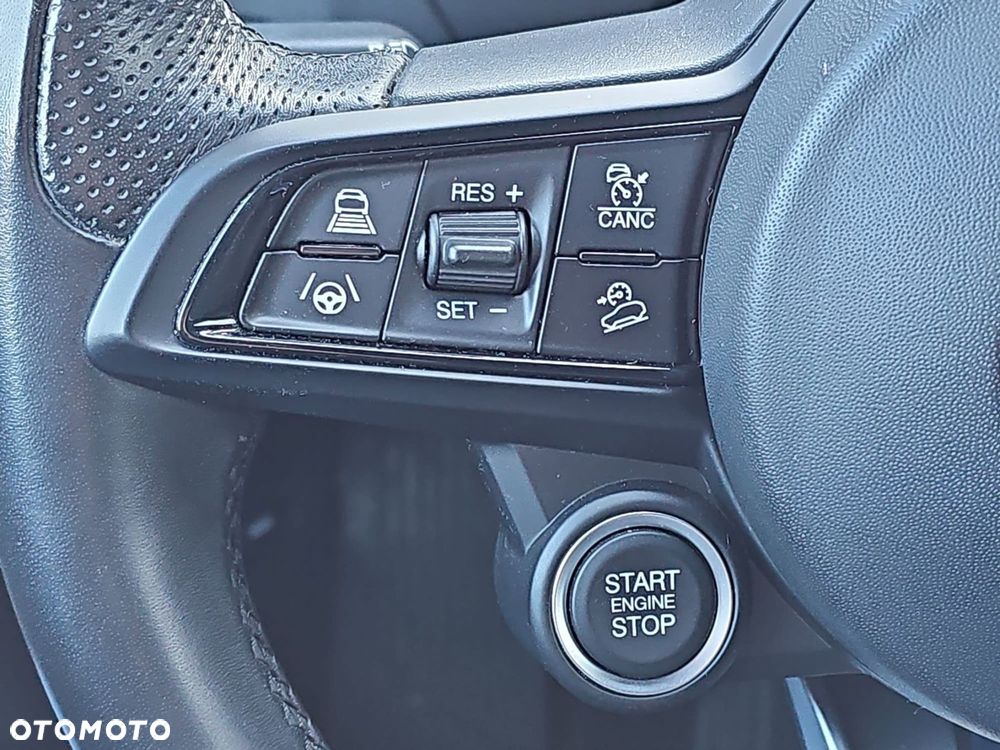 Alfa Romeo Stelvio - 22