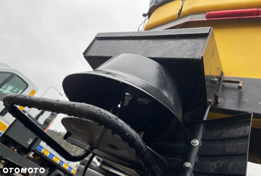 Piaskarka Solarka Posypywarka Epoke Schmidt Nido SnoWay Snowex Hilltip multicar dostawczy pickup Pick-Up bus - 3