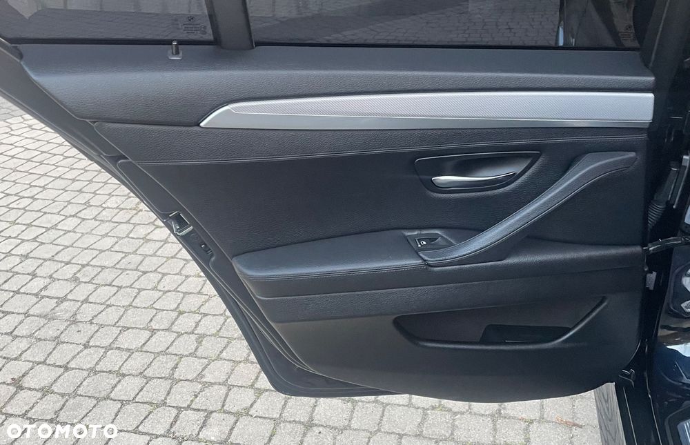 BMW Seria 5 530d Sport-Aut Luxury Line - 19