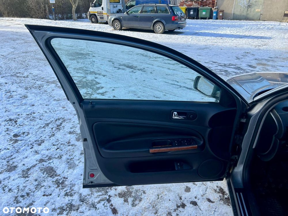 Volkswagen Passat - 12