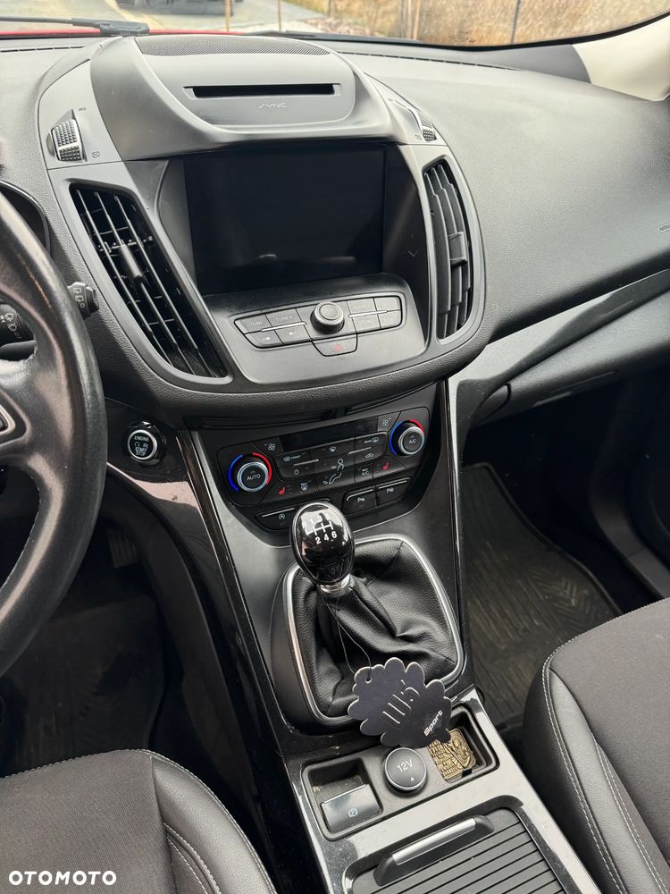 Ford Kuga 1.5 EcoBoost FWD Titanium ASS GPF - 4