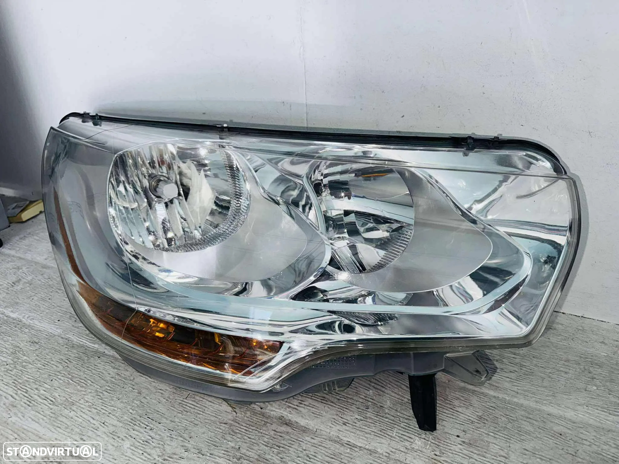 Farol Direito Citroen C4 - 2010 / 2020 - 2