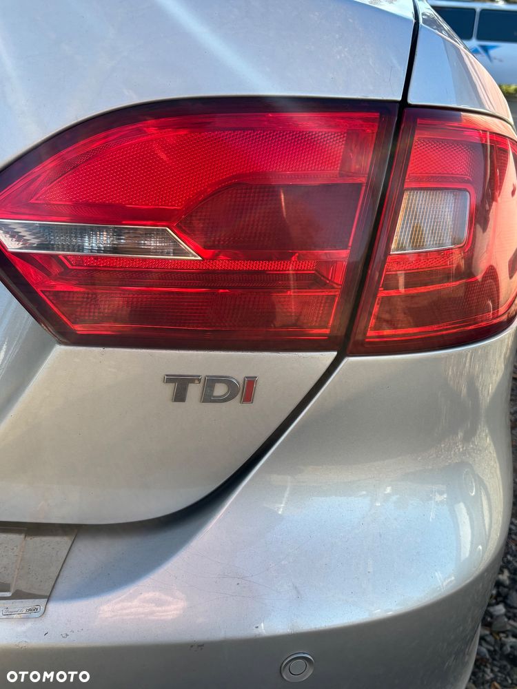 Volkswagen Jetta - 37