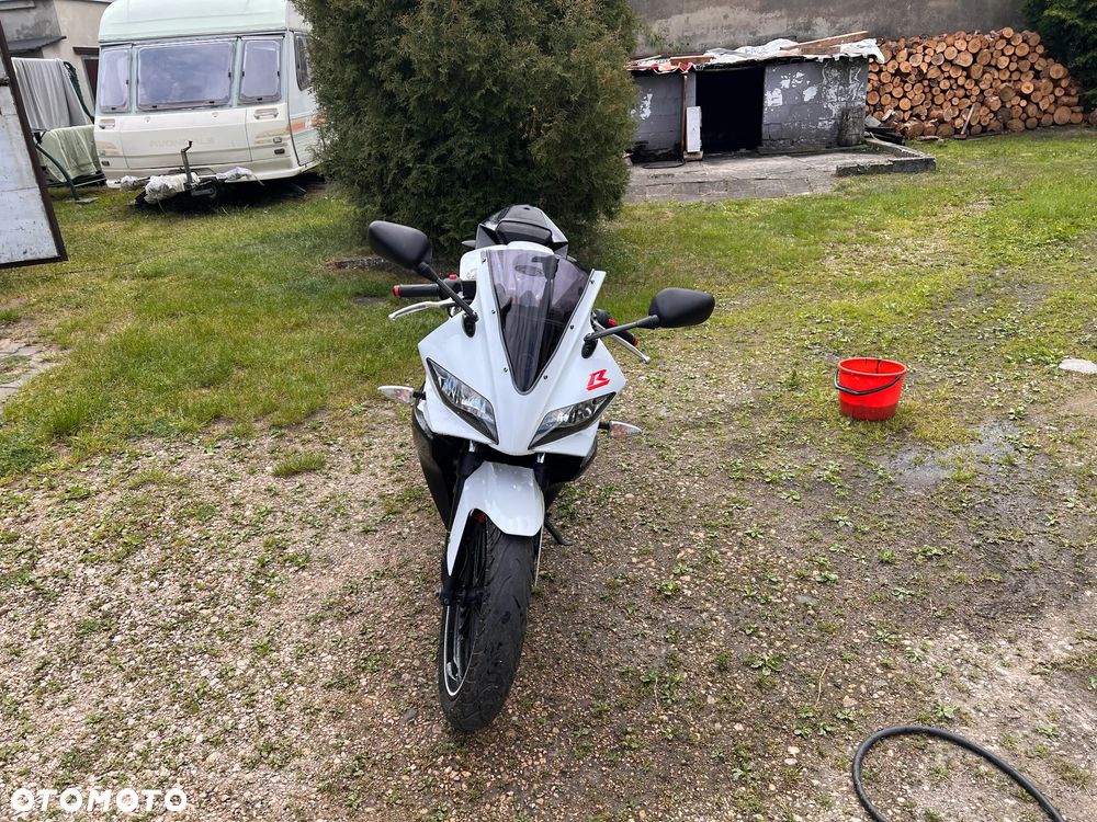 Yamaha YZF - 3
