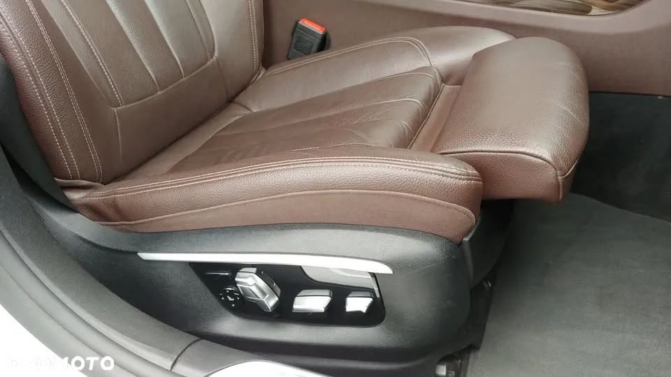 BMW Seria 7 740d xDrive - 6