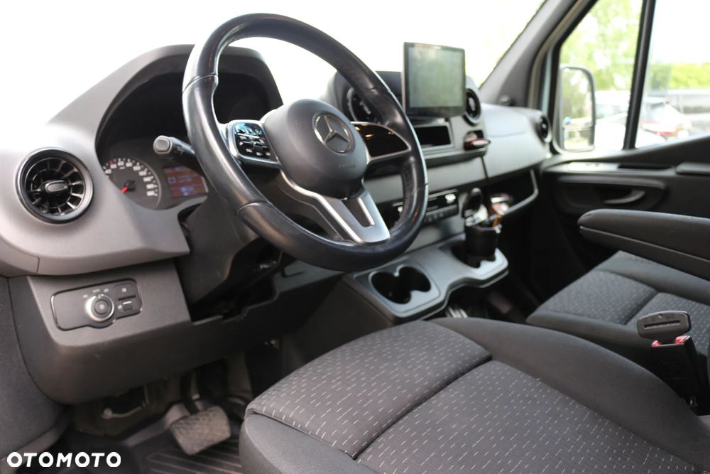 Mercedes-Benz Sprinter - 9