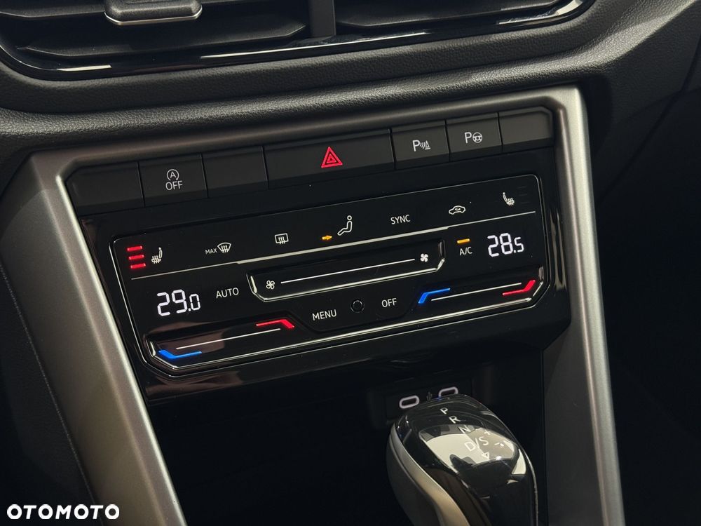 Volkswagen T-Roc - 23