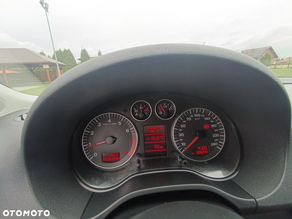 Audi A3 3-drzwiowe 1.6 Attraction - 20