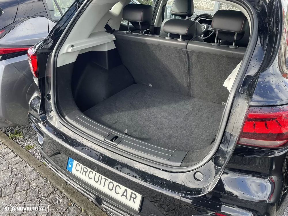 MG ZS Luxury - 21