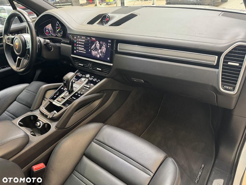 Porsche Cayenne - 30