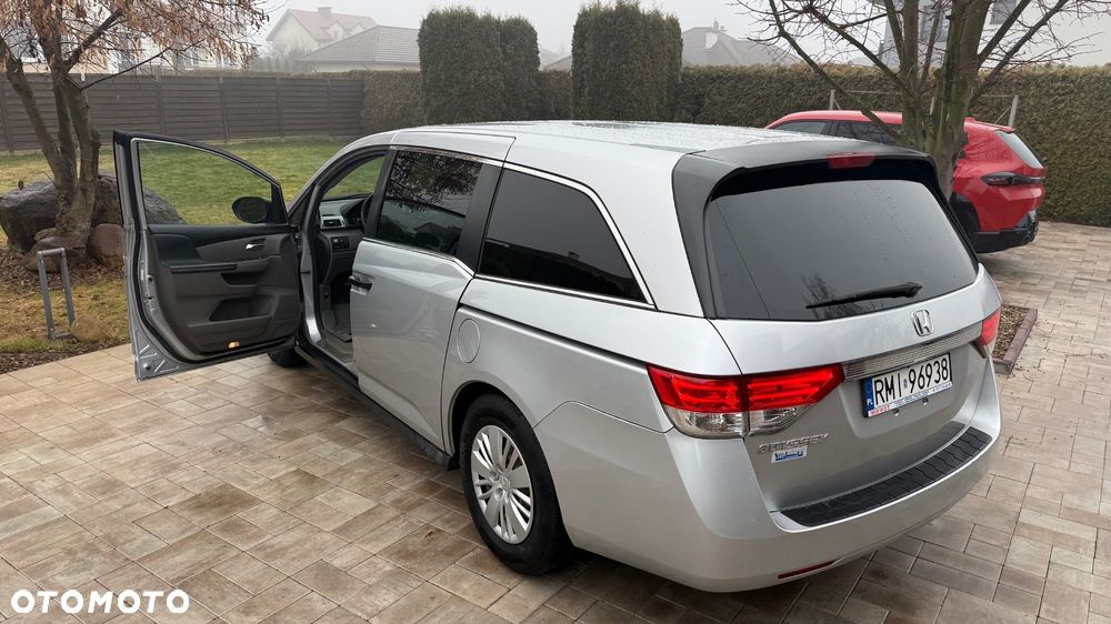 Honda Odyssey 3.5 LX - 10