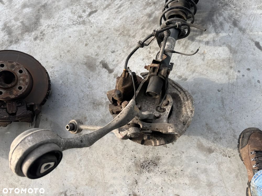 ZWROTNICA AMORTYZATOR LEWY MCPERSON BMW E90 E87 - 7