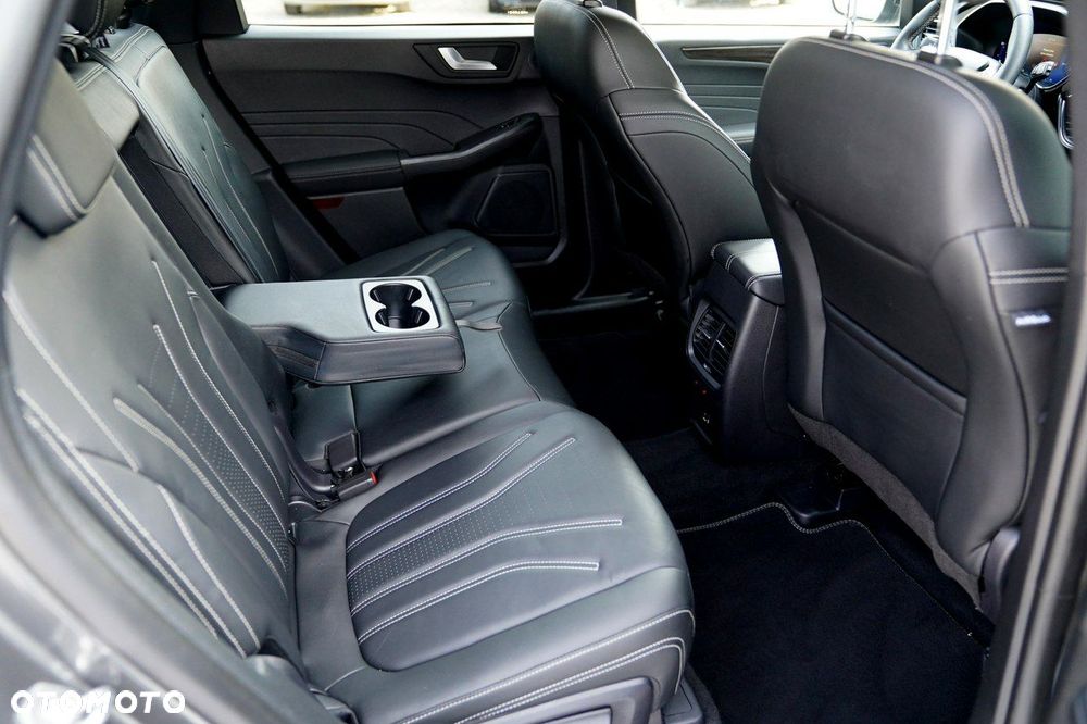 Ford Kuga - 25