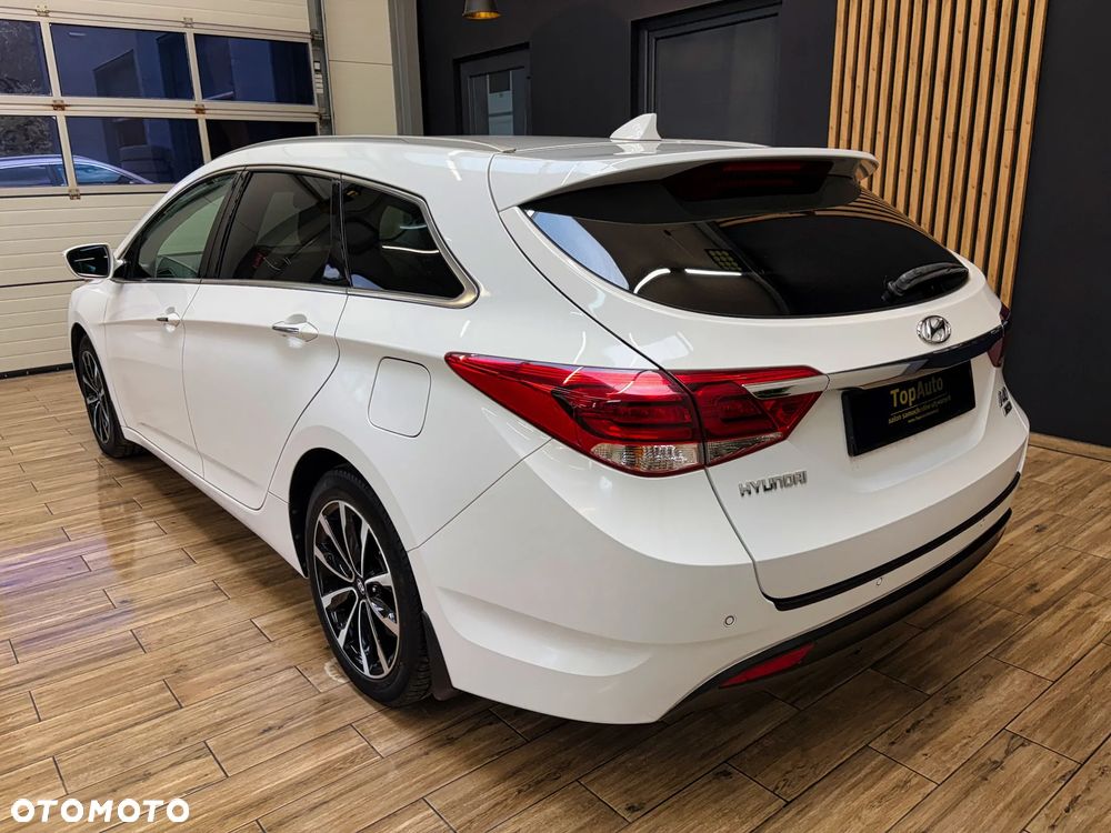 Hyundai i40 Kombi 1.7 CRDi DCT Premium - 10