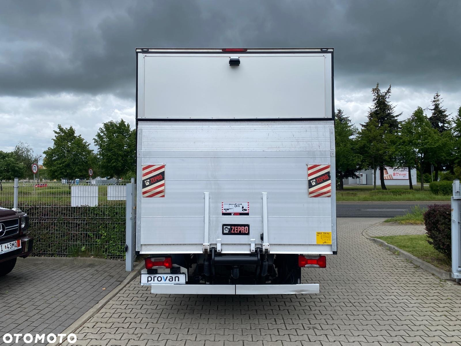 Iveco DAILY 35-160 HI-MATIC KONTENER 8EP CHŁODNIA THERMO KING WINDA ZEPRO - 17