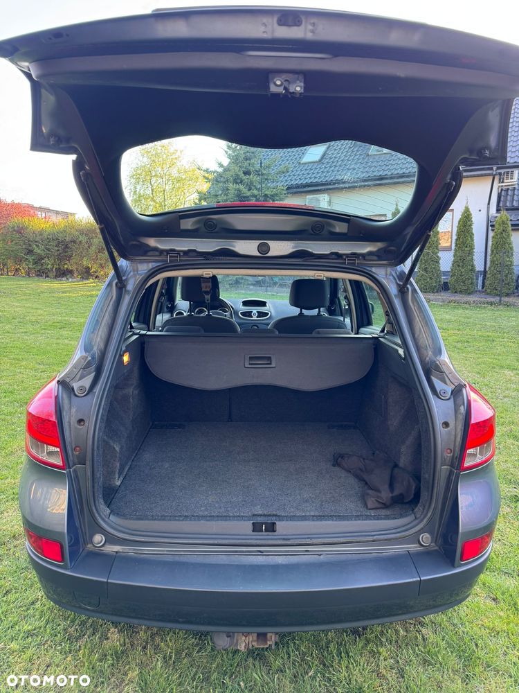 Renault Clio 1.5 dCi FAP Privilege - 8