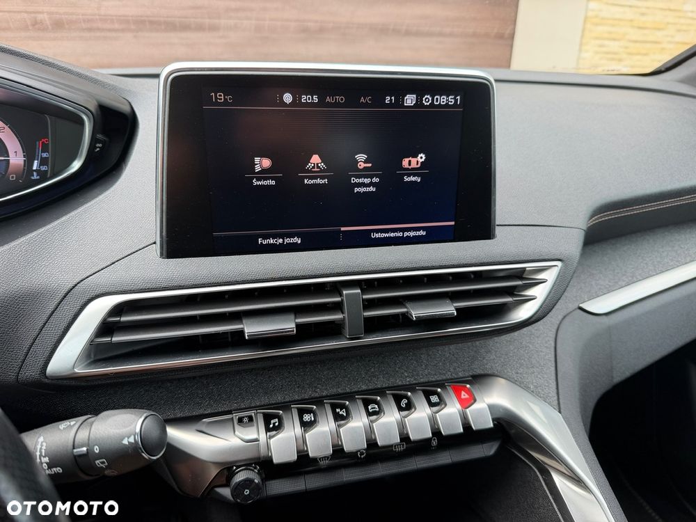Peugeot 3008 - 18