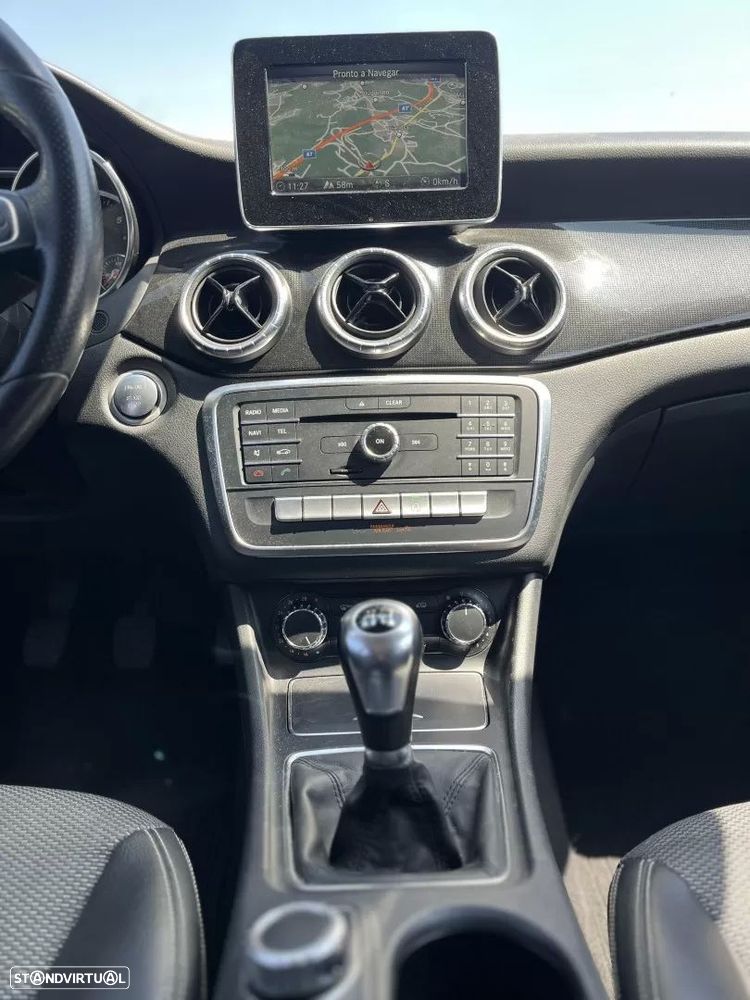 Mercedes-Benz CLA 180 d Shooting Brake - 19