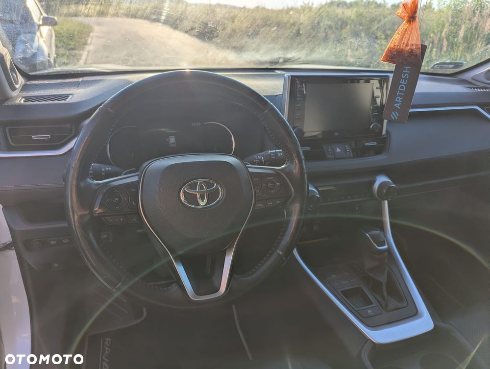Toyota RAV4 - 11