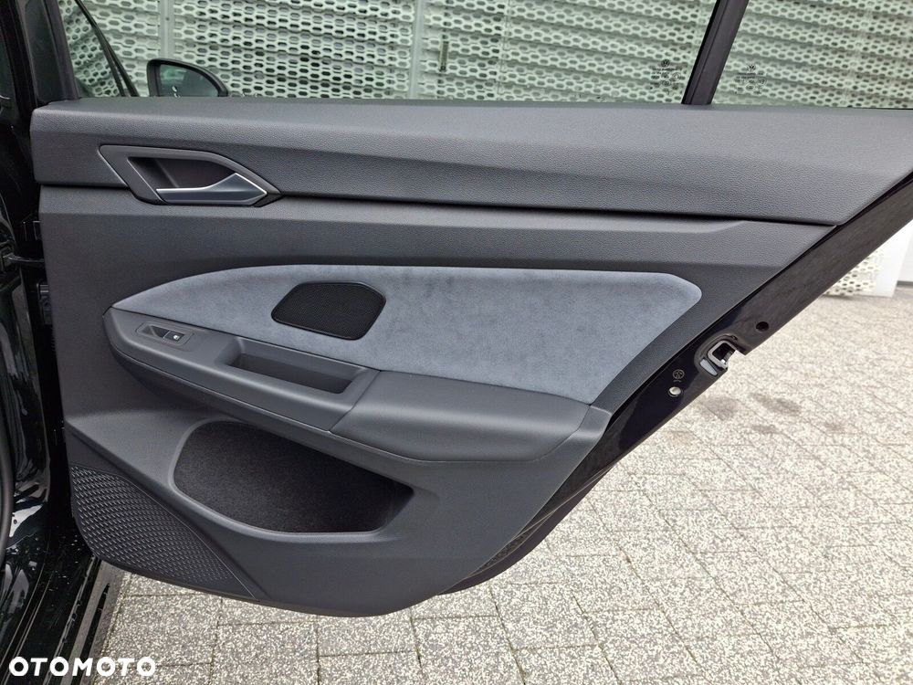 Volkswagen Golf Variant 2.0 TSI 4Motion R - 19