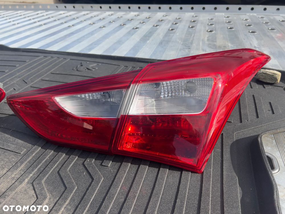 Hyundai i30 II HB lampy prawy lewy tył komplet 92402a50 92401a50 - 3