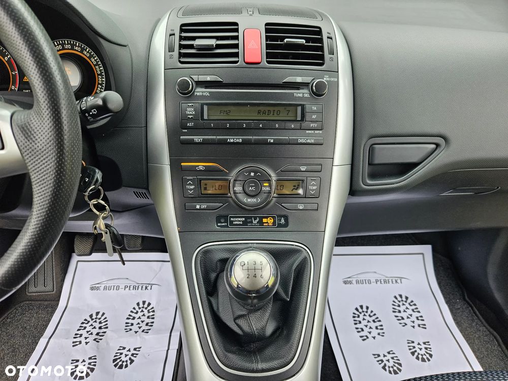 Toyota Auris 1.33 VVT-i Terra Start - 28