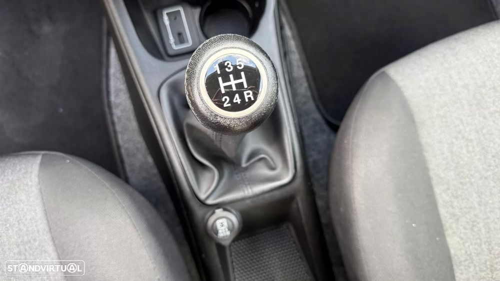 Fiat Punto 1.3 M-Jet Lounge Start&Stop - 25