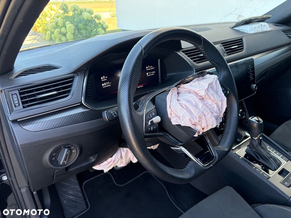 Skoda Superb 2.0 TDI DSG Sportline - 27