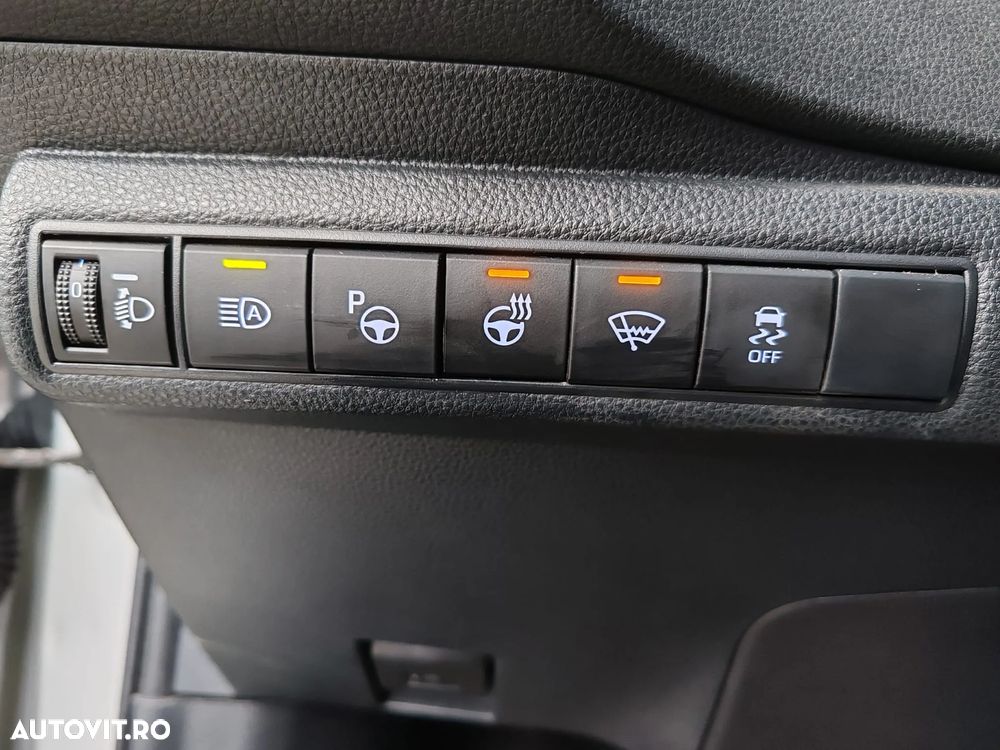 Toyota Corolla 1.8 Hybrid Team Deutschland - 23