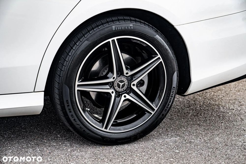 Mercedes-Benz Klasa E 300 9G-TRONIC Exclusive - 31