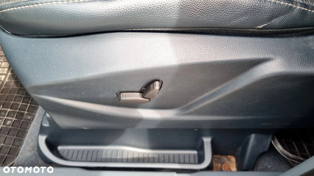 Ford C-MAX 2.0 TDCi Titanium - 17