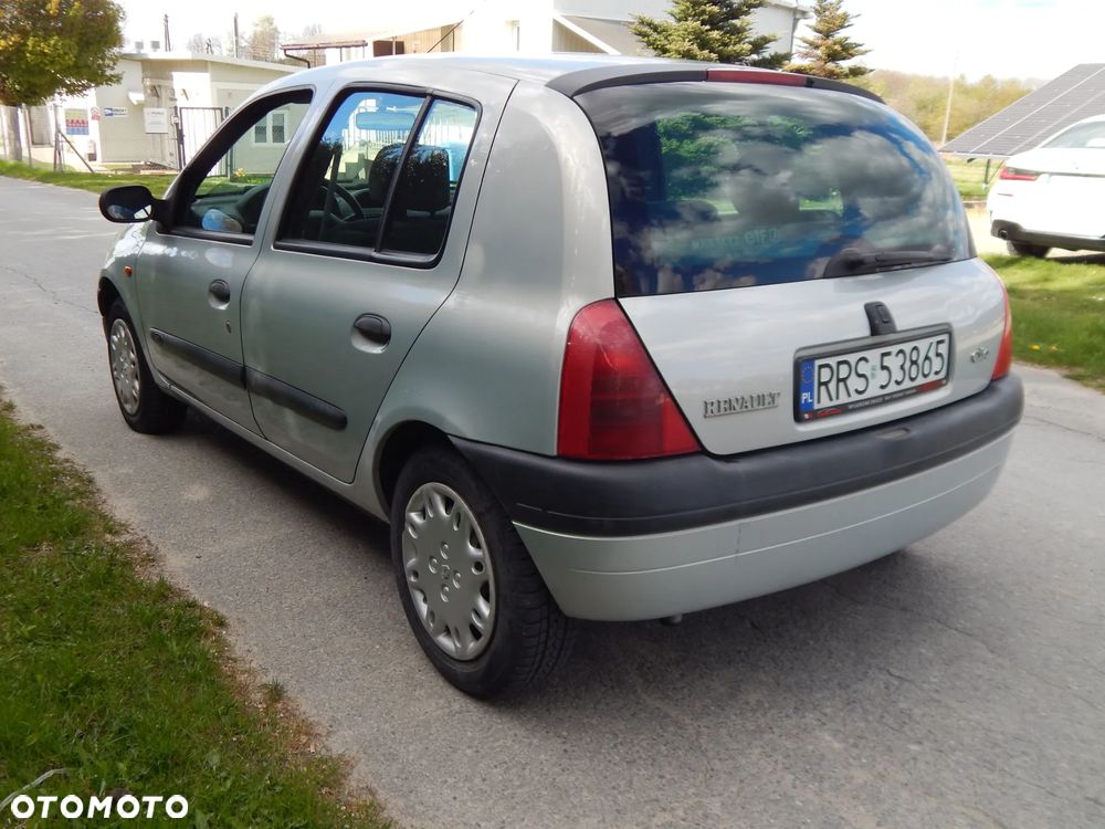 Renault Clio 1.4i RT - 7