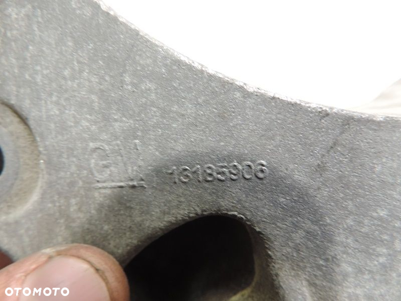 Wspornik łapa silnika OPEL ADAM CORSA D E 1,2 1,4 13185906 - 3