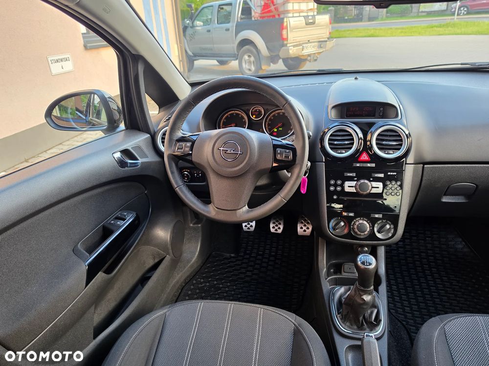Opel Corsa 1.2 16V Cosmo - 6