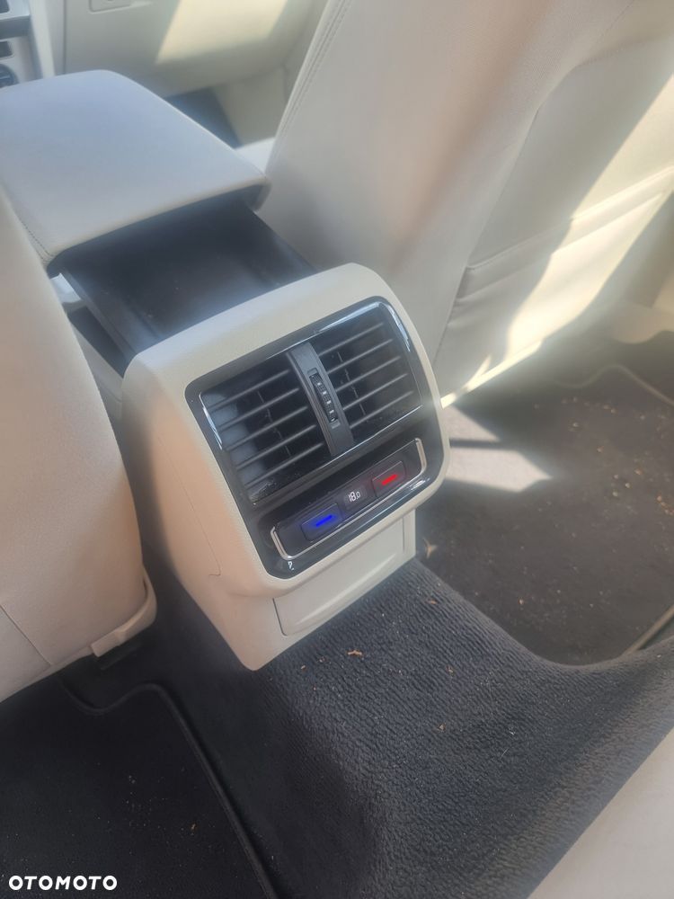 Volkswagen Passat - 5