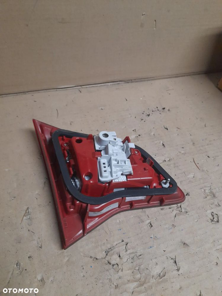 LAMPA TYLNA PRAWA OPEL MERIVA B nr 21629003 - 3