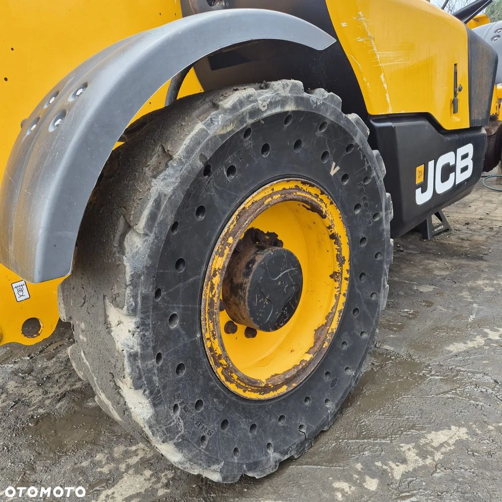 Opona używana 13.00-24  industrial cusion tire - 4