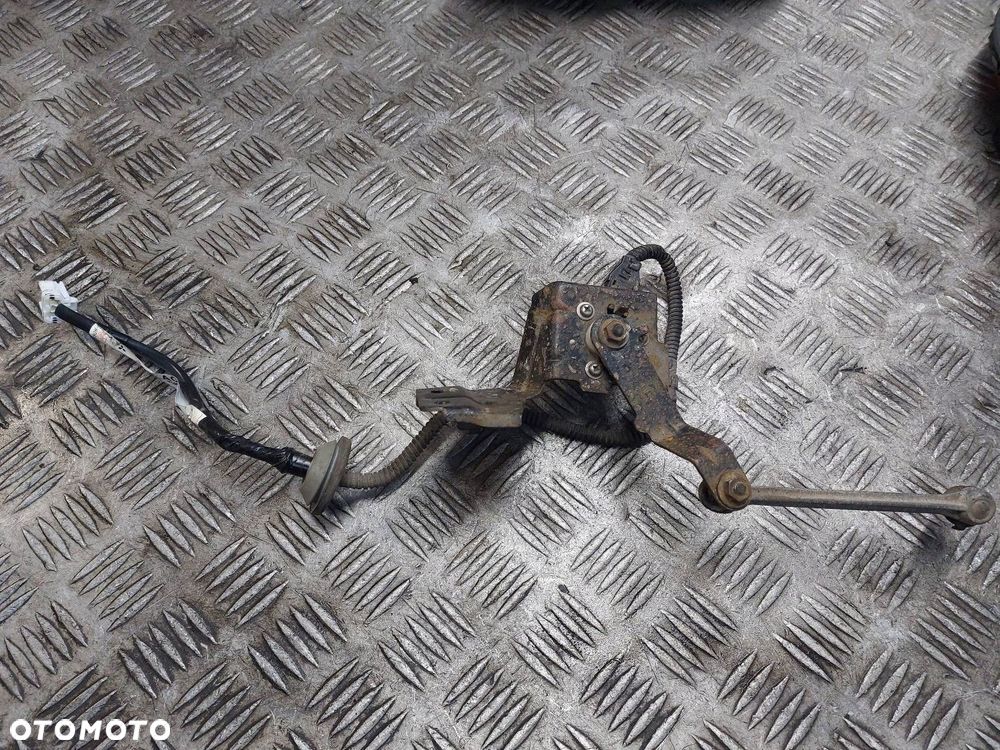 CZUJNIK POZIOMOWANIA ŚWIATEŁ XENON TYŁ MITSUBISHI ASX I 8303A016 - 3