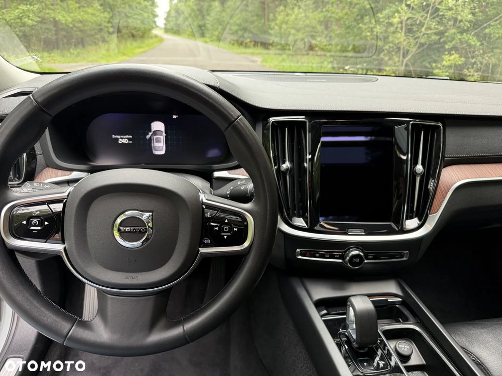 Volvo S60 B5 B AWD Plus Dark - 8