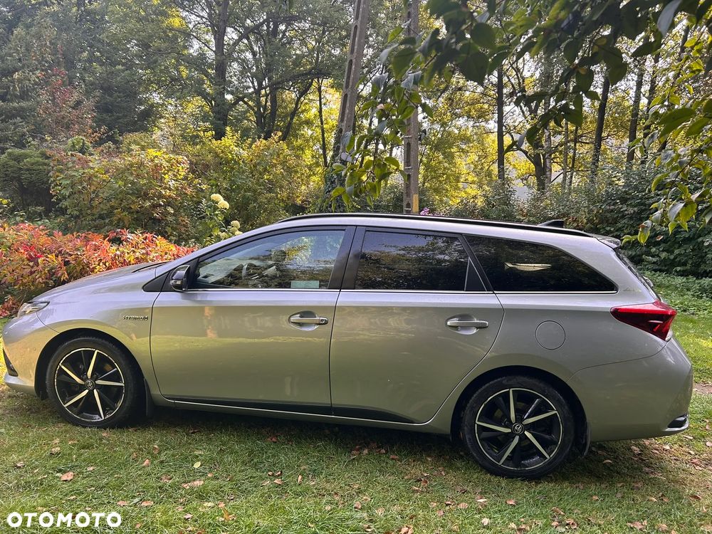 Toyota Auris Hybrid 135 Selection - 5