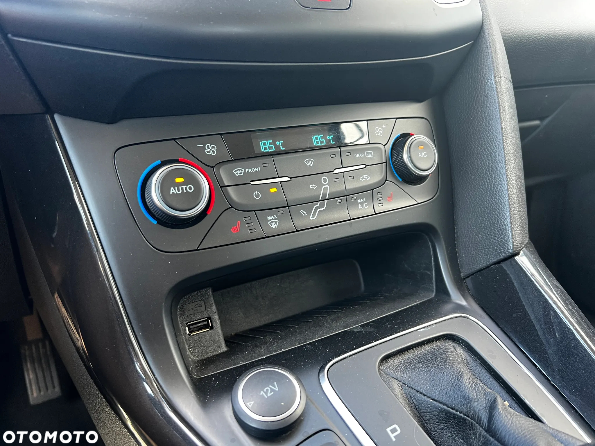 Ford Focus Turnier 1.5 EcoBlue Start-Stopp-System TITANIUM - 24