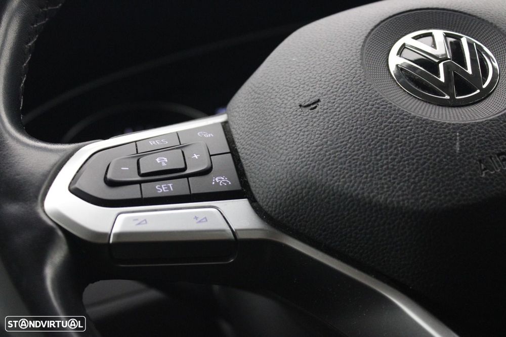 VW Passat Variant 2.0 TDI Business DSG - 11