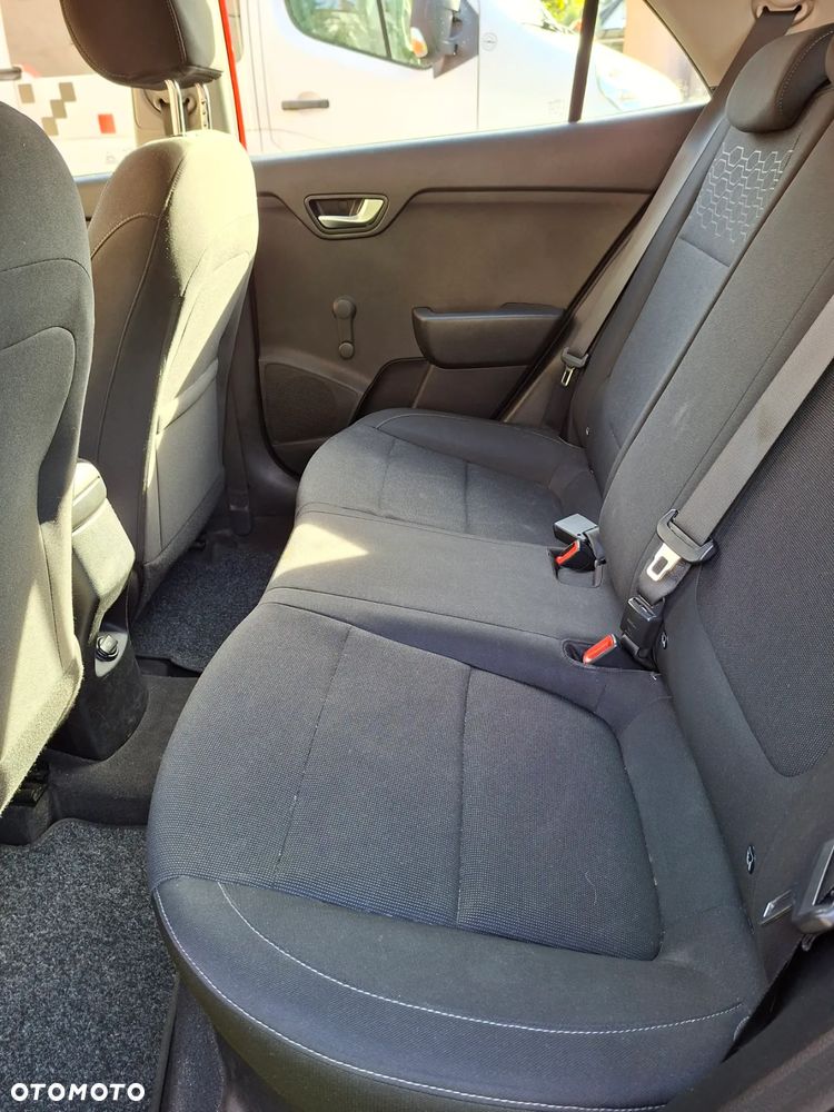 Kia Rio - 15