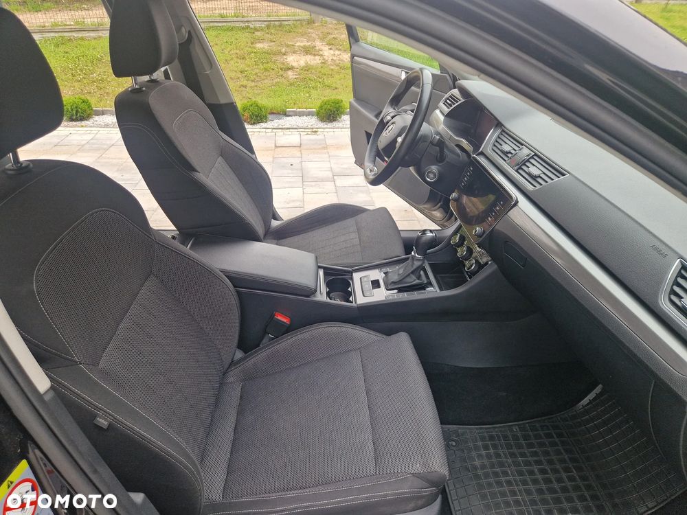 Skoda Superb 2.0 TDI SCR Style DSG - 34