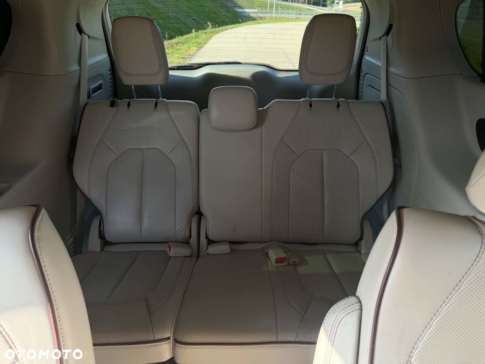 Chrysler Pacifica - 6