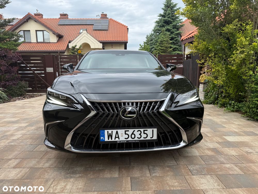 Lexus ES 300h Omotenashi - 1