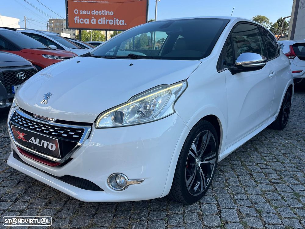 Peugeot 208 - 1