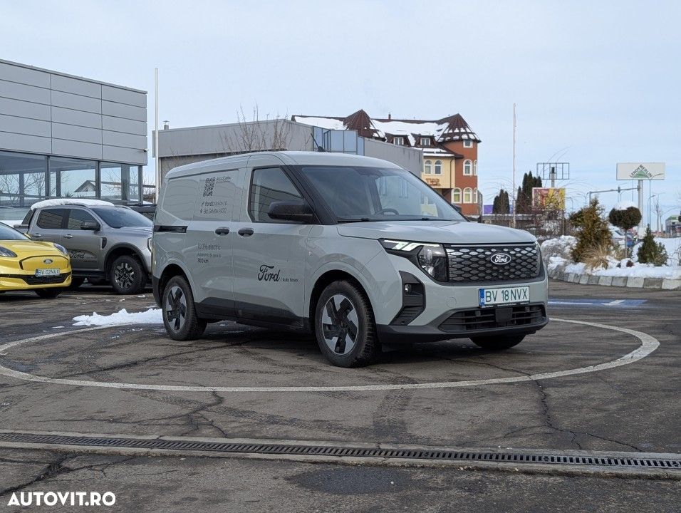 Ford Transit Courier - 4