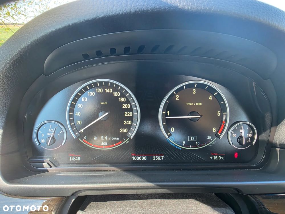 BMW Seria 5 520d xDrive - 10